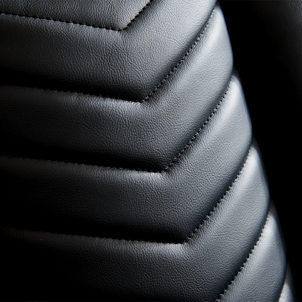 The leather recliner has been upgraded 3 times and is equipped with mood lighting. It is the perfect choice for living room recliners.